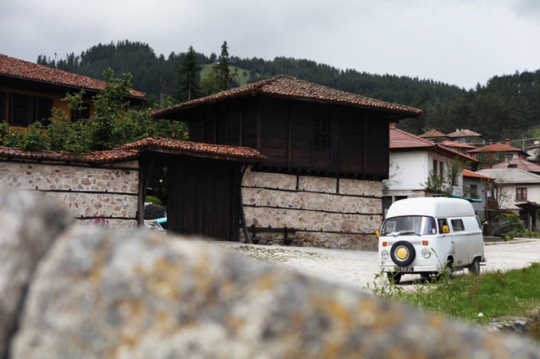 Le Bulli traverse les villages de Bulgarie.